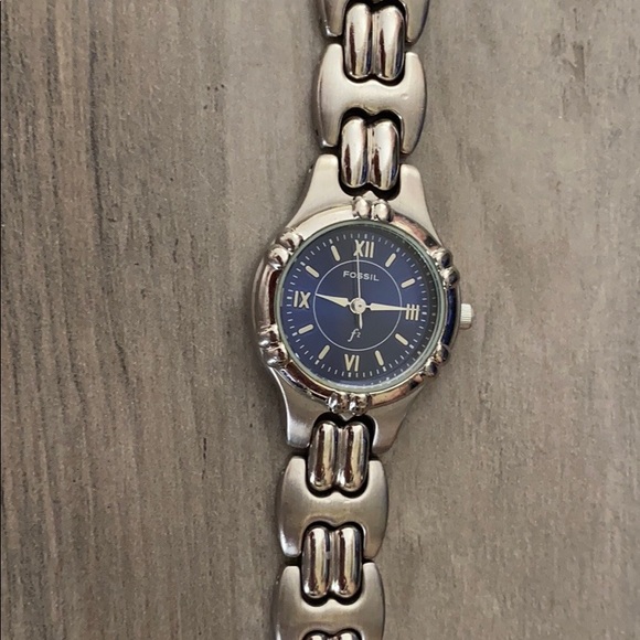 Watch - Picture 1 of 6